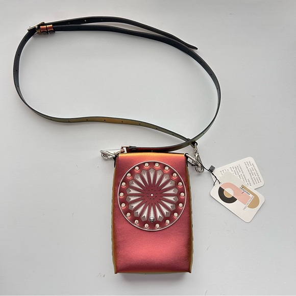 Mohop Arrow Mobile Crossbody Bag - New with tags - Picture 9 of 9